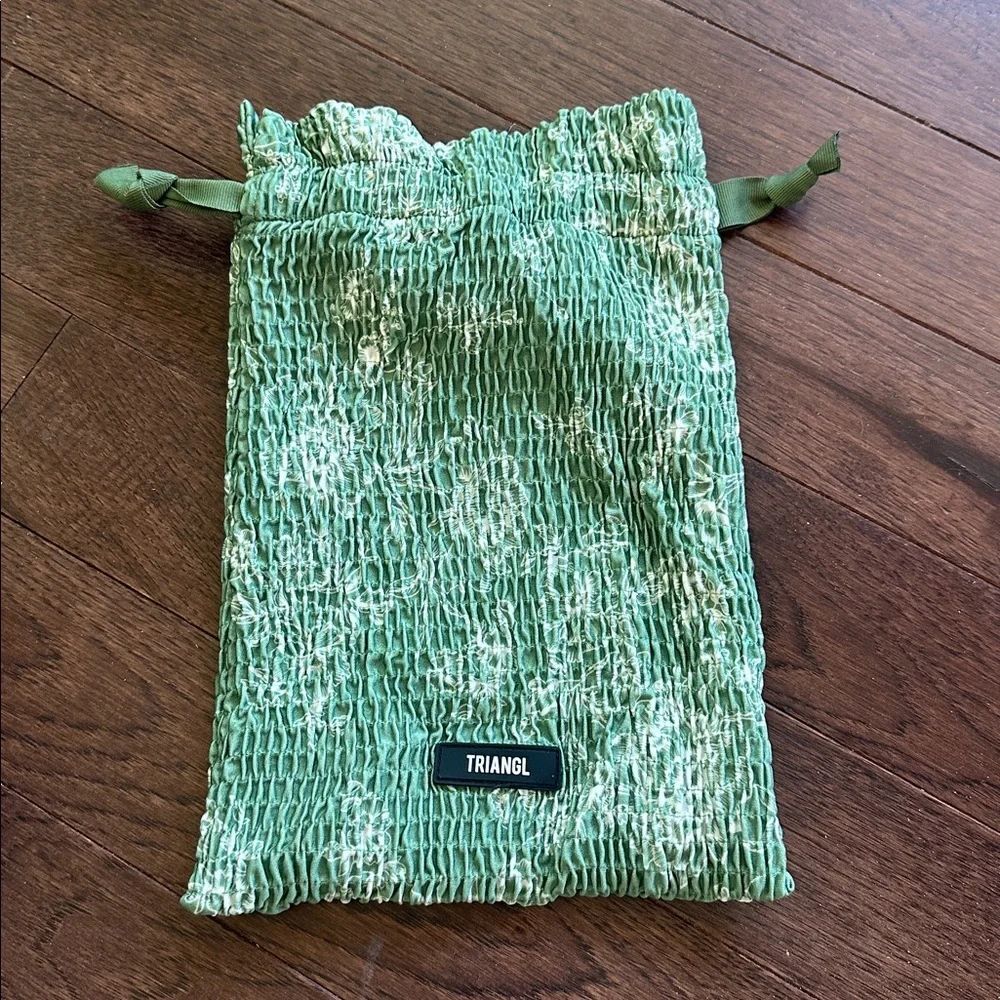 Triangl Green/White Drawstring Bag